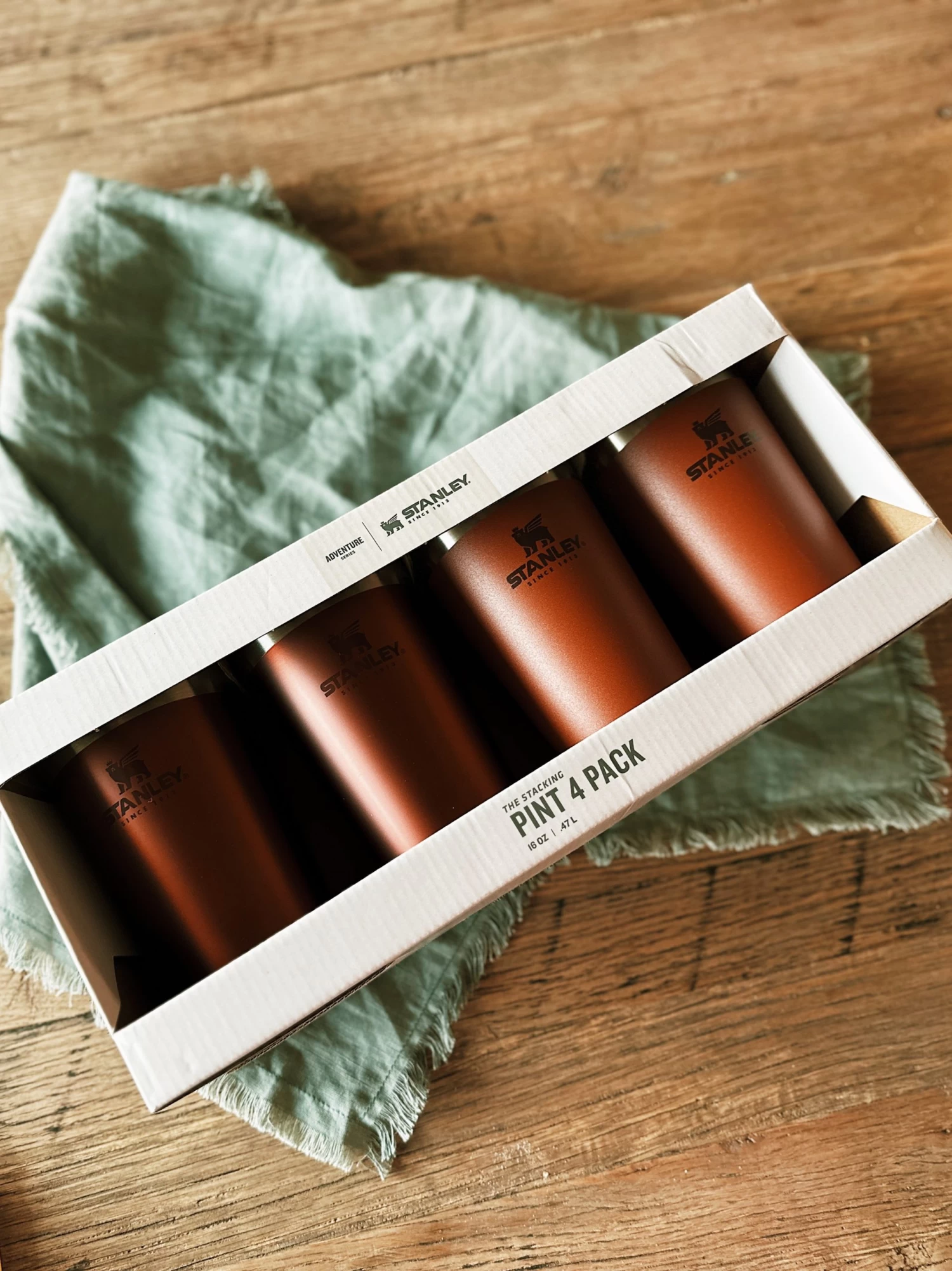 Stanley: Stacking Beer Pint 4-pack- Cinnamon 1 Stanley: Stacking Beer Pint 4-pack- Cinnamon