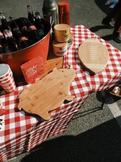 Pig Serving Board -Fashion Home Store 3E94B272 4DB2 4A38 A804 8CCAA9A7D7E9 7261b35d 3970 476a b6c4 49ef6294a545