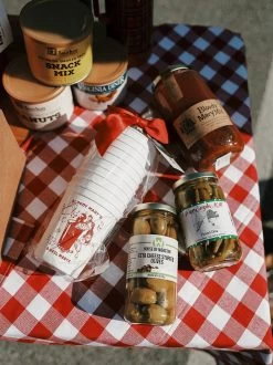 The Real Dill: Bloody Mary Mix - 32 Oz -Fashion Home Store 64DA6D96 3B87 4288 8922 56FD5C171335 0111bd52 28a9 4184 adca d41dec40526e