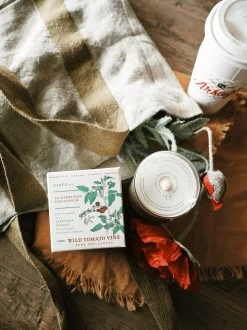 Wild Tomato Vine Candle