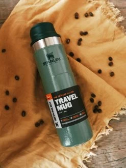 Stanley: Trigger Action Travel Mug - Hammertone Green -Fashion Home Store DEFCB939 9782 4DC3 84E1 0AA5CDB15CE8
