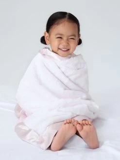 Little Giraffe: Luxe Baby Blanket - Pink -Fashion Home Store LXBKTPK 04