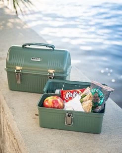 Stanley: Classic Lunch Box - 5.5qt -Fashion Home Store Medium JPG Lunchbox 900x 6a19198e 0385 49a6 bcec 70886c8dcaa6