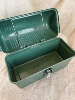 Stanley: Classic Lunch Box - 5.5qt -Fashion Home Store image 4bd360db 4089 4f42 b84d 88256e12322e