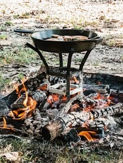 Lodge: Fire And Cook Stand