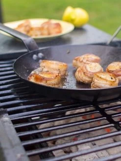 Lodge: 10 Inch Skillet -Fashion Home Store image 7a4a3ddf 15d3 4d9d a950 f9cb13b49e06