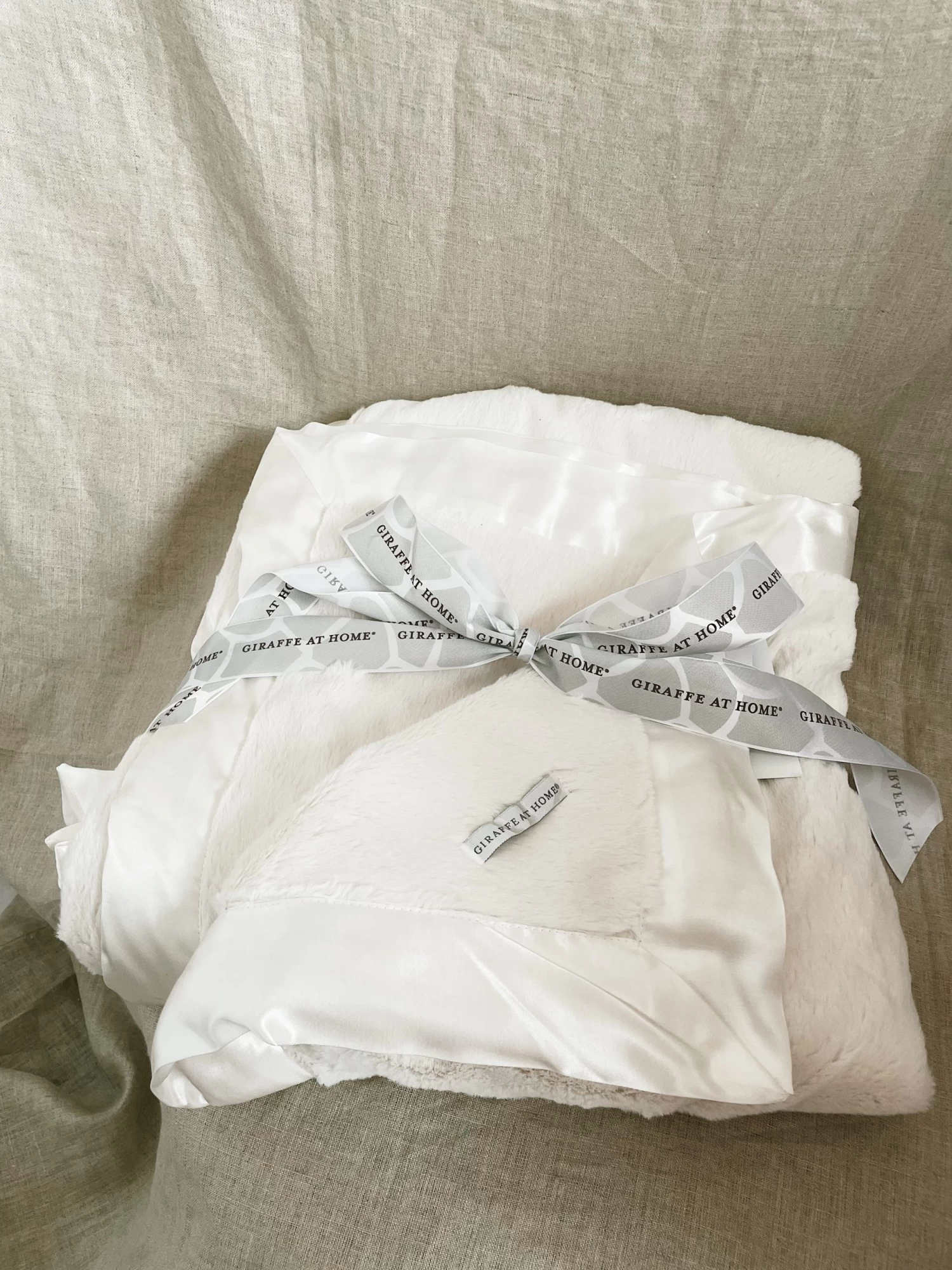 Giraffe At Home: Luxe Throw Blanket - Cream 1 Giraffe At Home: Luxe Throw Blanket - Cream