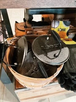 Lodge: Round Grill Press - 7.5 In